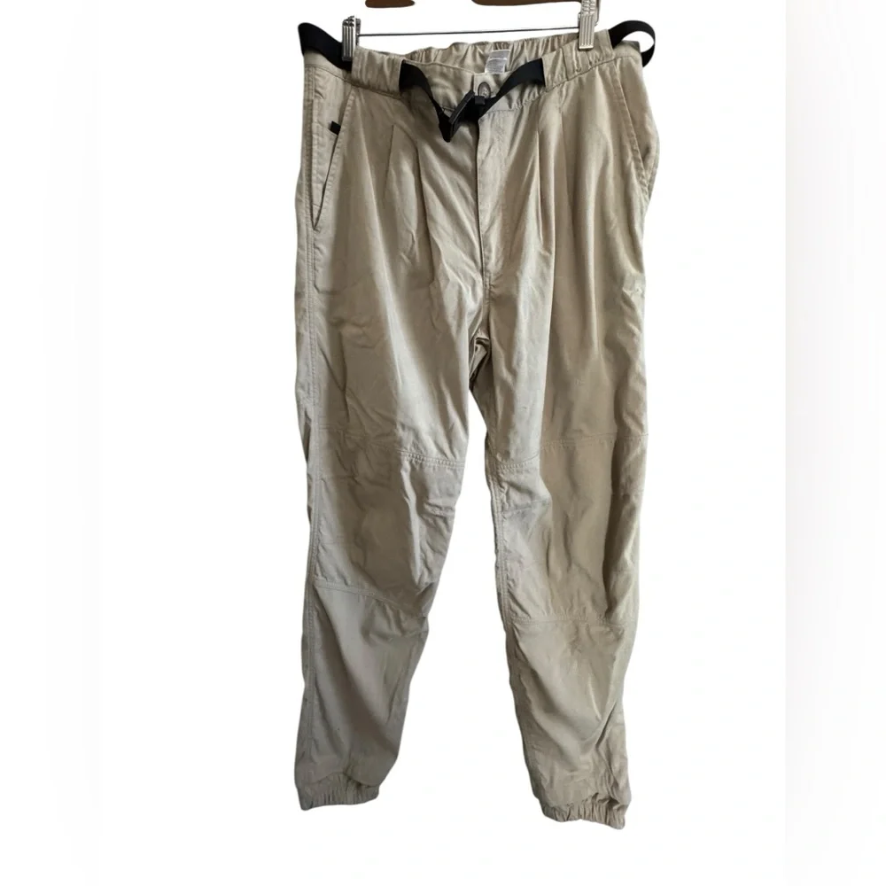 The North Face men’s hiker belted pants size 38